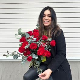 Expresa amor en Long Island, New York con 24 rosas roja - sin papel