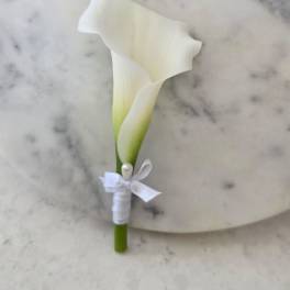 Calla Lily Boutonniere- White