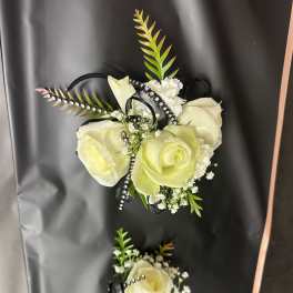 White corsage & boutonnière