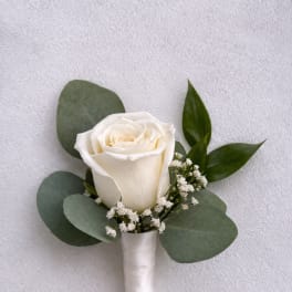 Ivory Classic Boutonnière