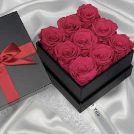 Eternal Pink Luxury Square – Preserved Roses
