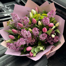 Lilac with tulips. The photo shows a standard size.