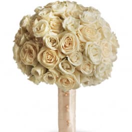 Cream rose bouquet with a wrapped handle