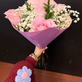 1/2 DOZ PRETTY IN PINK BOUQUET OF ROSES (SOLD AS IS)