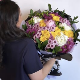 Mixed Daisys/Buttons HUGE BOUQUET