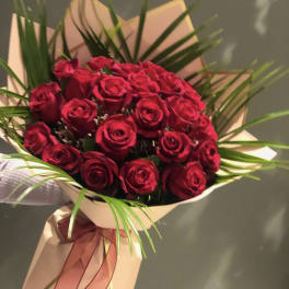 Show Your Love Hand Bouquet - 25roses