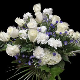 Sincerest white and blue bouquet