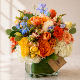 Happy Hour – Bright Citrus Flower Arrangement (Same-Day Delivery Los Angeles)