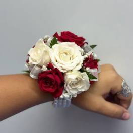 Mia Corsage