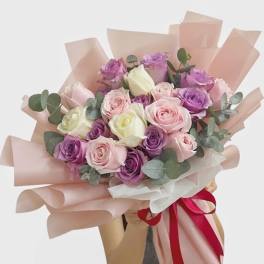 Sweet mix Rose wrapped Bouque