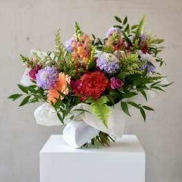Unconditional Bouquet (Designer’s Choice -bright mix)