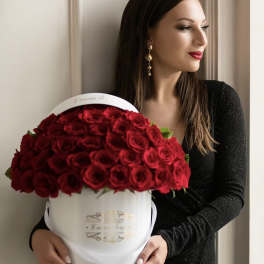 50 Red Roses Signature Box