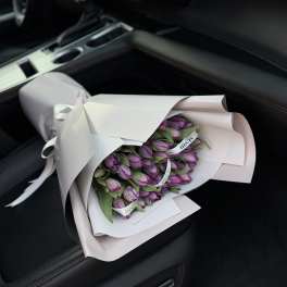 Elegant Tulip Arrangement