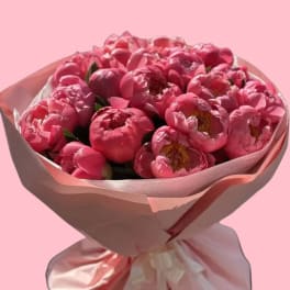 Coral peony bouquet