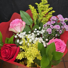 National Girlfriend Day Special Bouquet