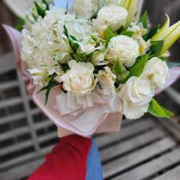 Diamond Dream All White Floral Box