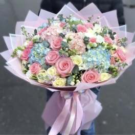 Dream Hand tied Signature Bouquet