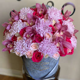 Fabulous Signature Flower Box