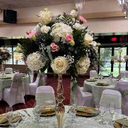 Table arrangement for special events pink and white