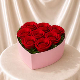 Classic Red Rose Heart Box – XS ™