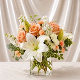 Ivory & Peach Centerpiece