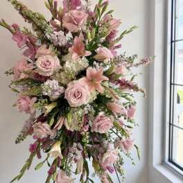 COMPASSION PINK STANDING SPRAY