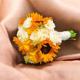 Seasonal wedding bouquet
