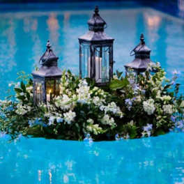 One floating arrangements for your pool or pond
