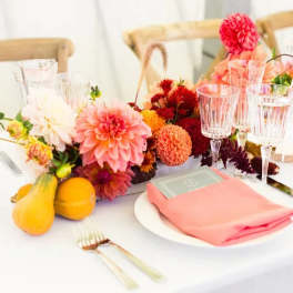 The tropical Christmas Table arrangement