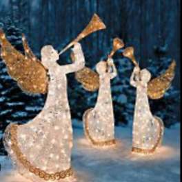 Christmas Angel display with Christmas wreath