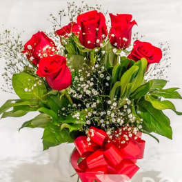 6 ROSES IN A VASE