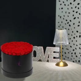 Classic 50 Roses Hat Box