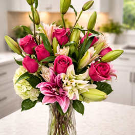 Radiant Lily & Rose Signature