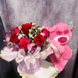 Hug and kisses bear love
