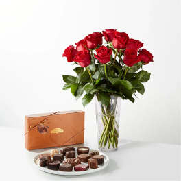 FTD ROMANTIC LONG STEM RED ROSE BOUQUET BUNDLE