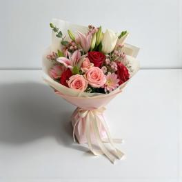 Mixed Hand Bouquet Small
