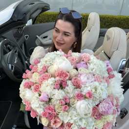 Grand peonies mix signature box
