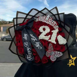 Buchon con rosas rojas