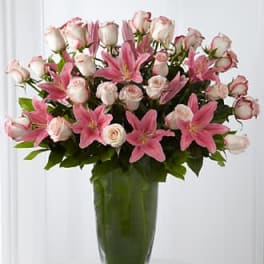 Exquisite Luxury Rose Bouquet - 30 Stems of 24-inch Premium Long-Stemmed Roses