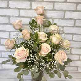 The Blushing Dozen Roses