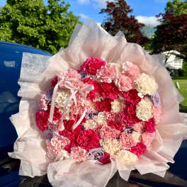 Rose and Carnation Ramo Buchon