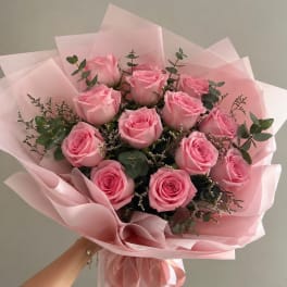 18 pink Roses wrapping paper