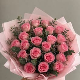 24 Pinks Roses wrapping paper