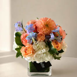 Dottie – Garden Peach Rose & Dahlia Arrangement | Same-Day Flower Delivery Los Angeles