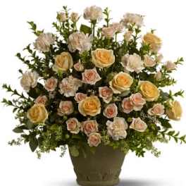 Teleflora's Rose Remembrance