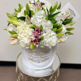 Lilies Signature Box
