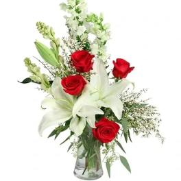 Charismatic Classic Flower Arrangement