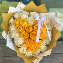 Yellow Ramo Buchon Heart