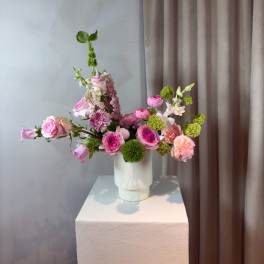 Ilsaek Kkot Monochromatic Arrangement