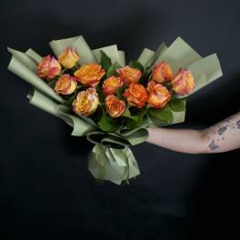 One dozen Free Spirit roses - Hand tie bouquet